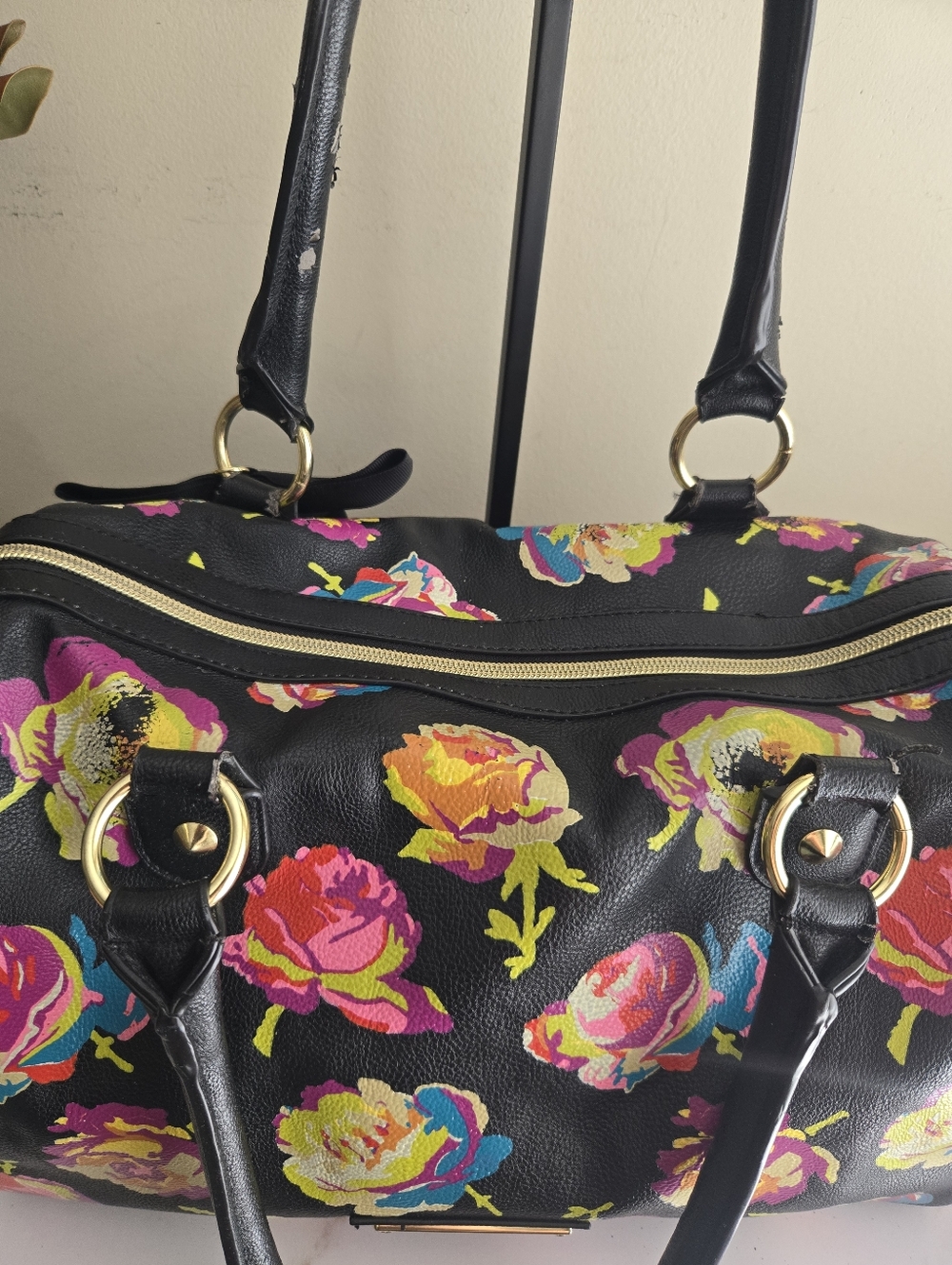 Fair Condition Betsey Johnson Black Floral Print Satchel Handbag - Picture 7 of 14